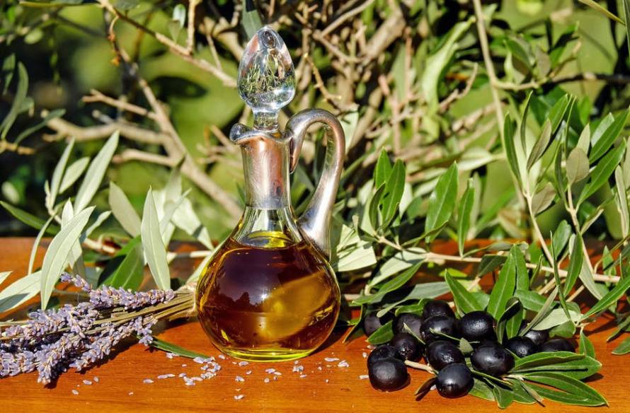 Por fin una prohibición de envases rellenables para los aceites de oliva en en el canal HORECA.