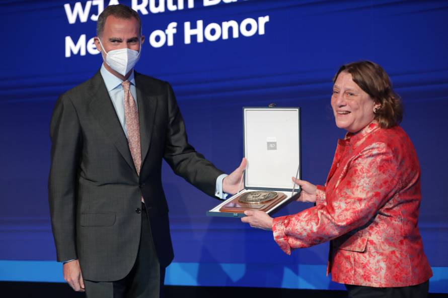 El Rey Felipe VI entrega las medallas de honor  Ruth Bader Ginsburg de la World Jurist Association a grandes mujeres juristas