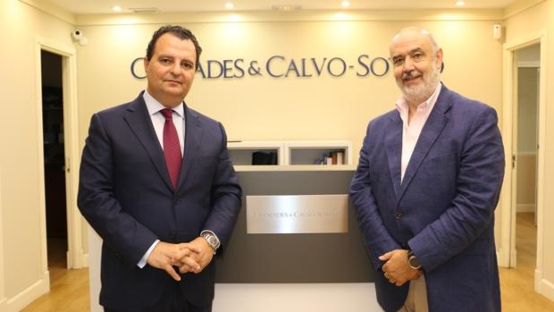 Cremades Calvo-Sotelo (Sevilla) ficha a Abraham Carrascosa para liderar su área de inversiones e infraestructuras