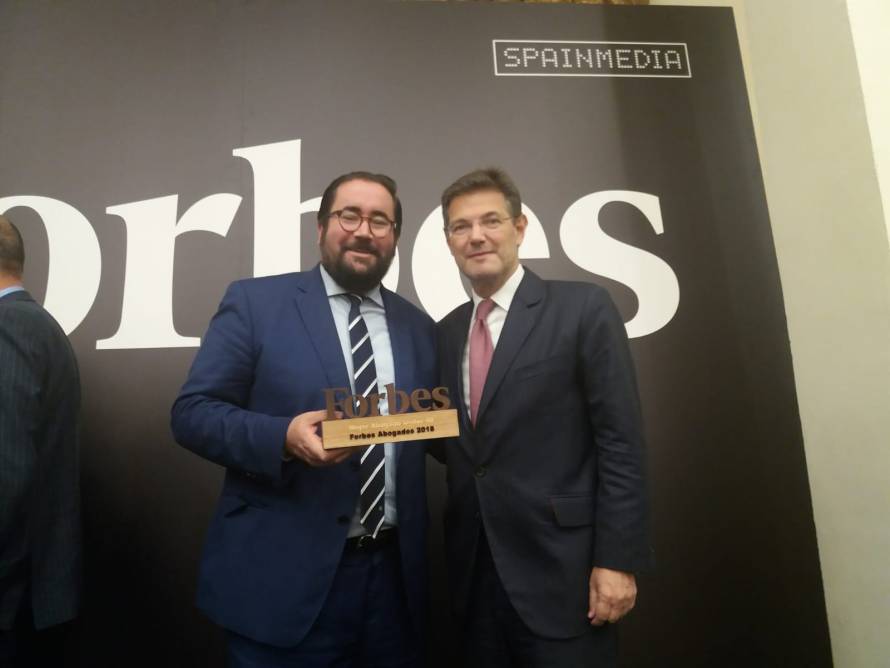 Roberto Miño Reig, elegido mejor abogado de España menos de 40 años por la revista FORBES.