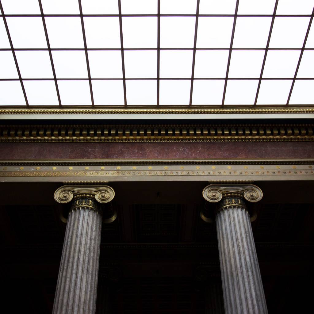 Bruselas, la corrección del déficit, y las previsibles subidas de las pensiones y de los tipos de interés