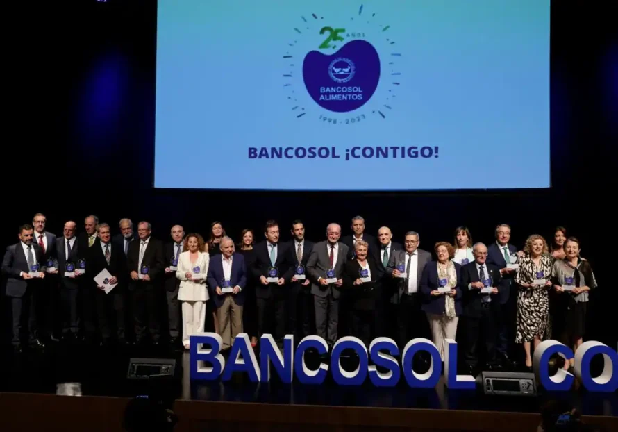 La gran familia que ha acompañado a Bancosol en sus 25 años de vida